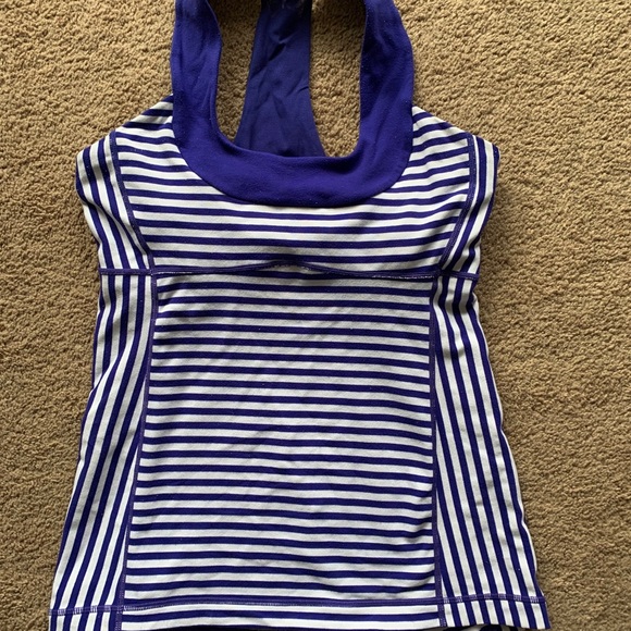 Lululemon workout top SOlD - Picture 1 of 3